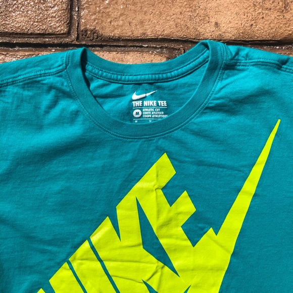 Nike Blue Workout Shirt - Picture 2 of 3